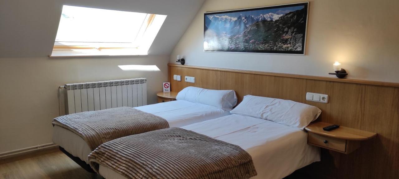 Hostal Mendilatz Орбайсета Экстерьер фото