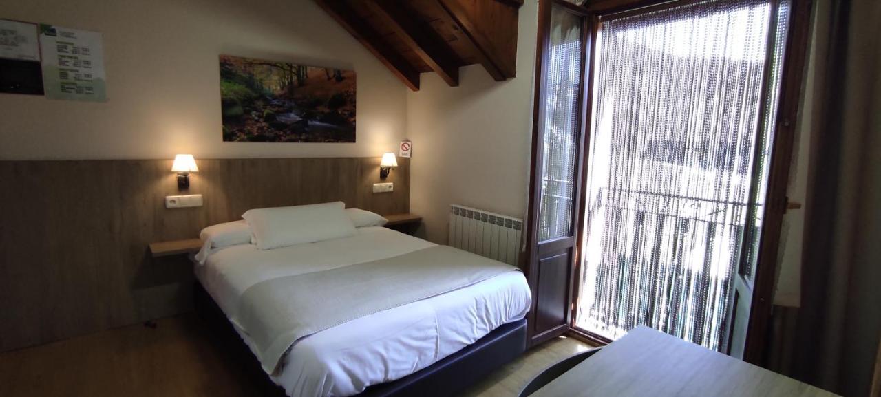 Hostal Mendilatz Орбайсета Экстерьер фото