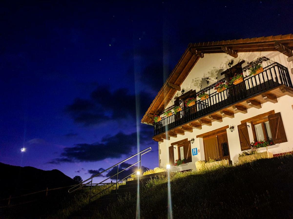 Hostal Mendilatz Орбайсета Экстерьер фото